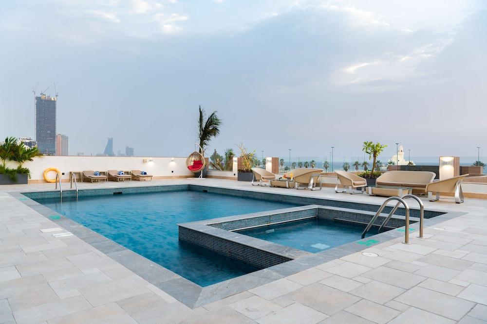 Radisson Blu Hotel, Al Salam होटल
