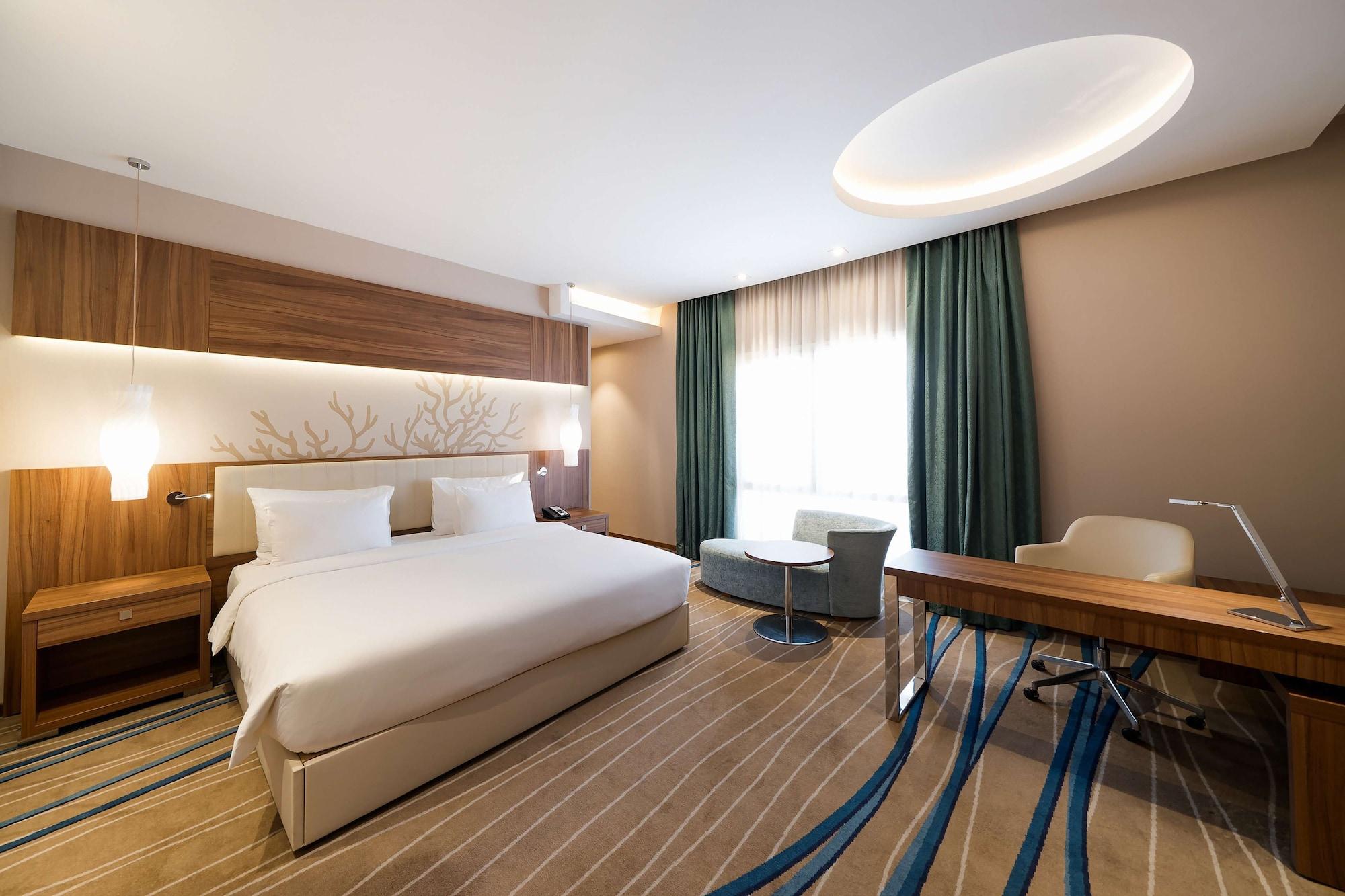 Radisson Blu Hotel, Al Salam 5*