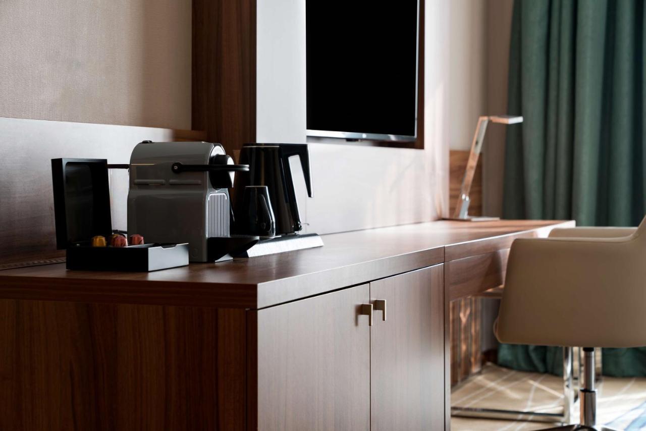 Radisson Blu Hotel, Al Salam